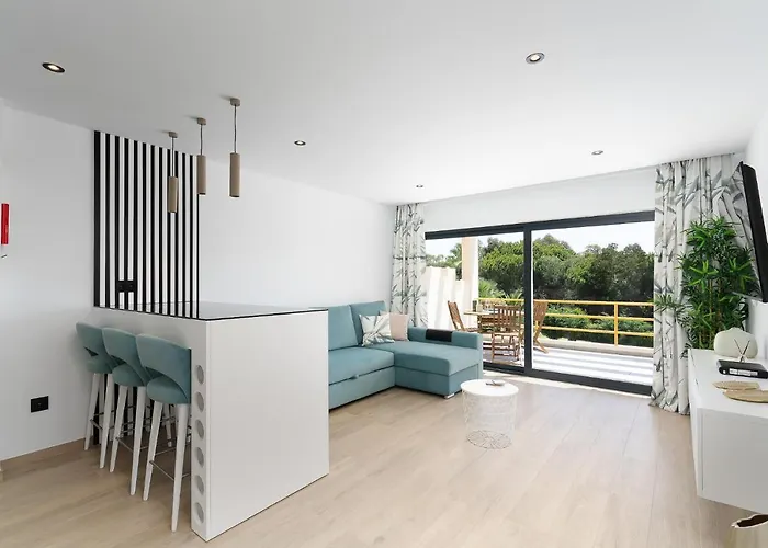 Sol, With Pool , Vilamoura Apartment *