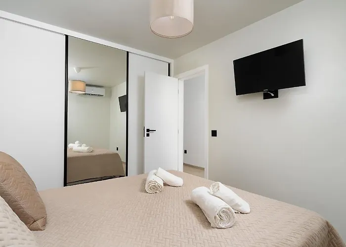 Sol, With Pool , Vilamoura